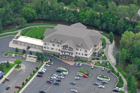 Riverwalk Place Resort & Spa Отели в г. Gladwin County