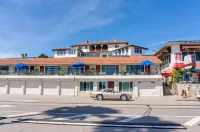 Casablanca Inn on the Beach Hotels near Om Gallery