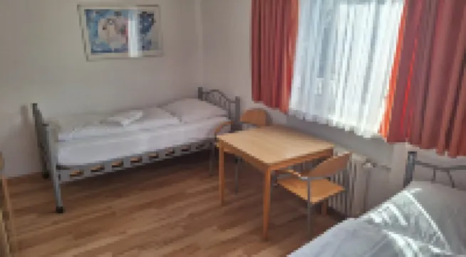 阿利斯膳宿公寓