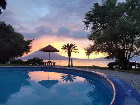 Bungalow Bahía Visión Azul Отели рядом с достопримечательностью «Porta Hotel del Lago»