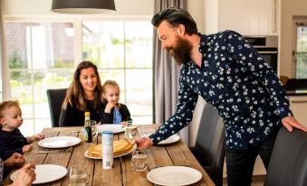 Family Villa + Sauna & Sunroom