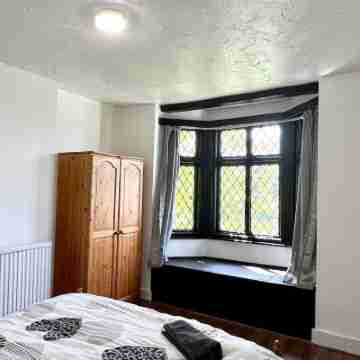 Sleeps 8 Thamefront Gem w Petsok Free Parking Rooms