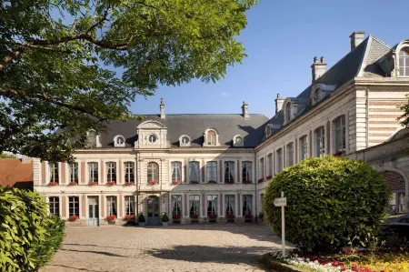 La Chartreuse du Val Saint Esprit Отели в г. Камблен-Шатлэн