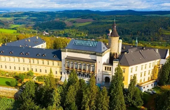 茲比羅赫城堡酒店