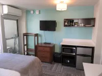 Waikiki Central Hotel - No Resort Fees