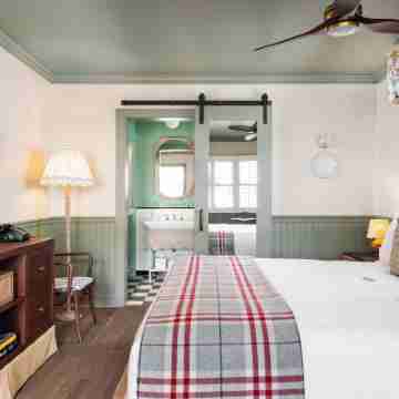 Le Petit Pali at 8th Ave Rooms