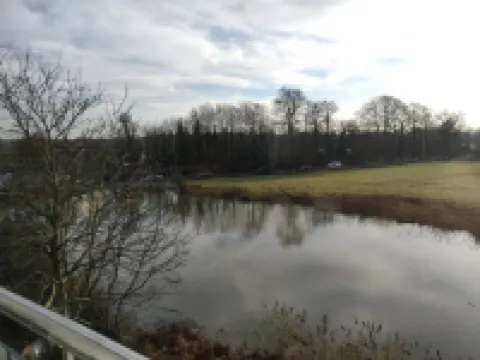 2Br 2 Bath Riverside Penthouse 2 Parking View Near St Neots