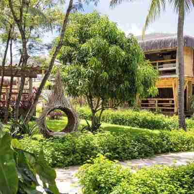 總是活著 Hotel Exterior