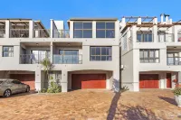 Island View 28 by Host Agents