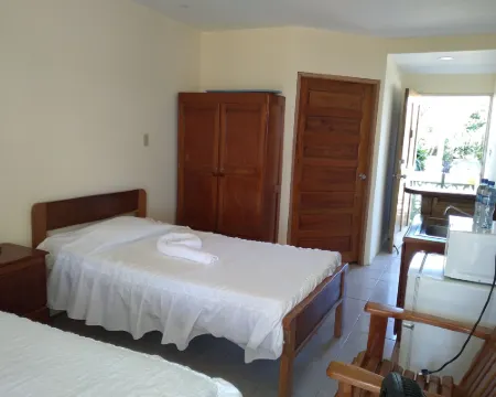 Pal's on the Beach - Dangriga, Belize Hotels in Dangriga