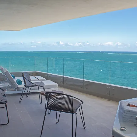 The Fives Oceanfront Puerto Morelos