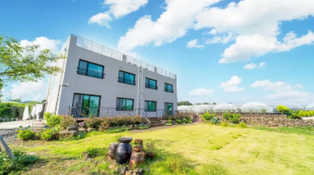 Jeju ChunJaNe Pension Hotels near Shinhwa Theme Park