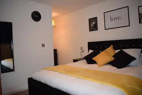 Penthouse 1-Bed Apartment with Amazing Views - balcony