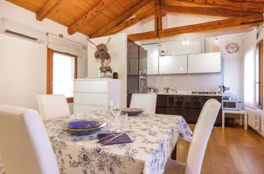 距離中心幾步之遙的卡薩菲拉，配有停車場