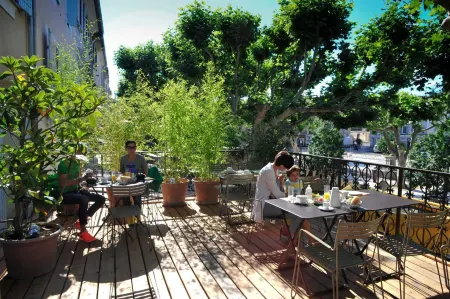 Hotel Burrhus Отели в г. Мериндоль-Лез-Оливье