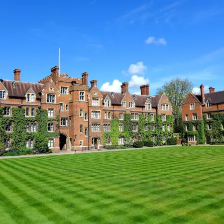 Selwyn College, Cambridge Отели рядом с достопримечательностью «Колледж Робинсона»