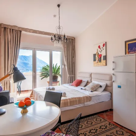Mila & Aleksandr Apartments