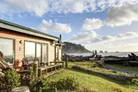 Quileute Oceanside Resort Hotels in Clallam County