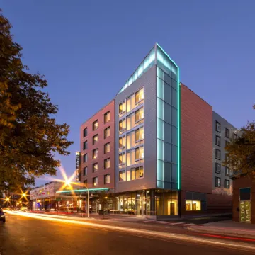 Hyatt Place Chicago-South/University Medical Center Hotels near Bronzeville