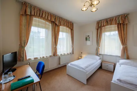 Pension U Golfu Cihelny Отели рядом с достопримечательностью «Олений прыжок»