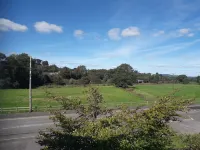 Melin Tregib Hotels in Llandybïe