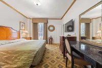 Embassy Hotel - parking