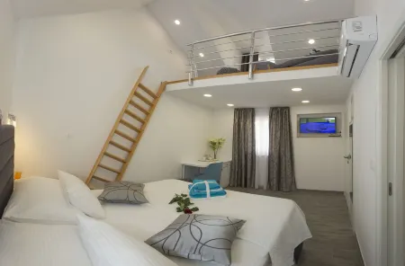 Central Old Town Rooms Отели в г. Сплит