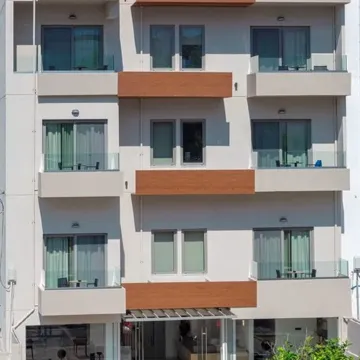 The City Hotel & Suites