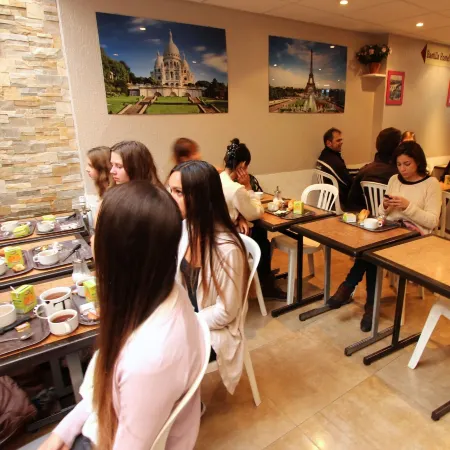 Bastille Hostel