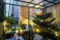 Lakeshore Heights Hotels in 