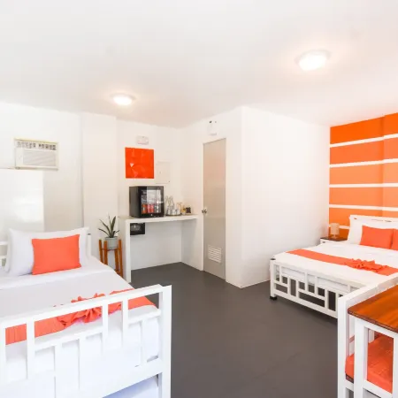 8 Colors Beach House Resort