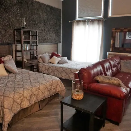 River Hills Hotel- Mankato
