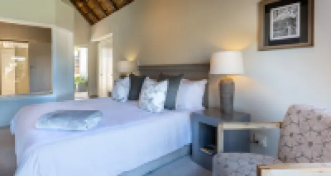 Canal Guest House - Waterfront Luxury B&B - Solar Powered セント・フランシス・ベイのホテル