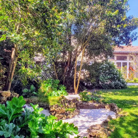 La Villa des Roses Gîte Chambres d'hôtes Piscine chauffée