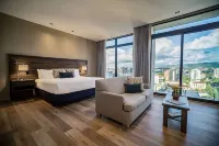Wyndham Garden Guatemala City Hoteles cerca de Museo Nacional de Arte Maya - Arqueología y Etnología
