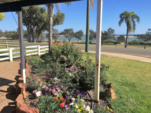 Kalbarri Seafront Villas - parking
