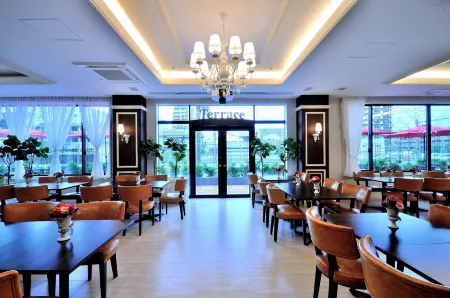 GRAND PARK HOTEL　THE LUXUEUX　MINAMI KASHIWA Отели в г. Нагареяма