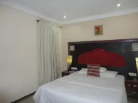 Sdm Tavern and Suites Hotel di 