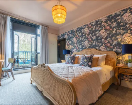 The Crown Inn Hotels in Bromley