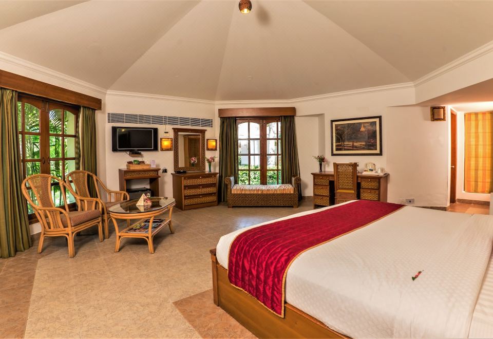 Charlie House LumphiniOver view