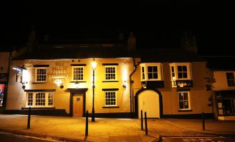 The Three Horseshoes Hotel