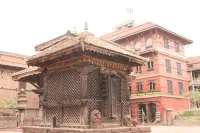 Siddhi Laxmi Guest House - Bãi đậu xe