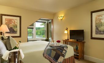 Lake Pointe Inn