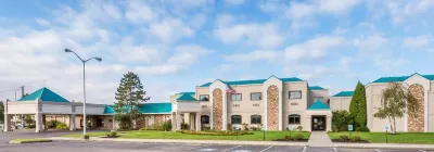 Cayuga Blu Hotels in Lansing