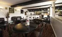 The Riverside Hotel فنادق في كول فورد