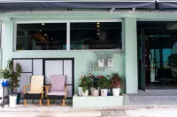 Nearest Guesthouse Các khách sạn ở 