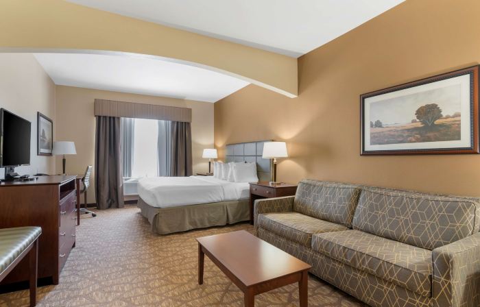 Best Western Plus Butterfield Inn