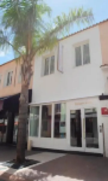 Hôtel Mademoiselle Hotels near Parc de la Pinede