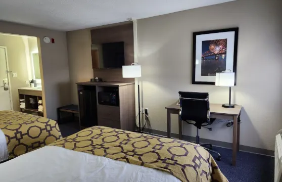 達文波特唄盟套房酒店