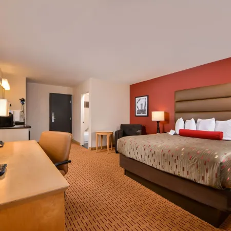Clackamas Inn and Suites